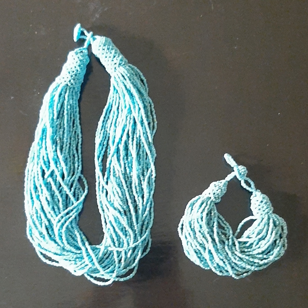 Matching bracelet and necklace set